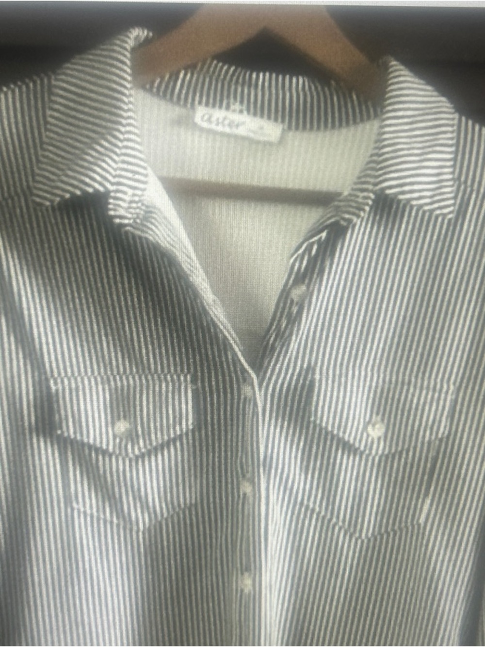 Men's Black & White Striped Casual Button-Down Shirt